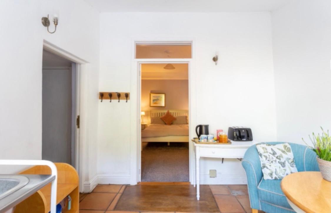 Bridport Garden Suite Екстериор снимка