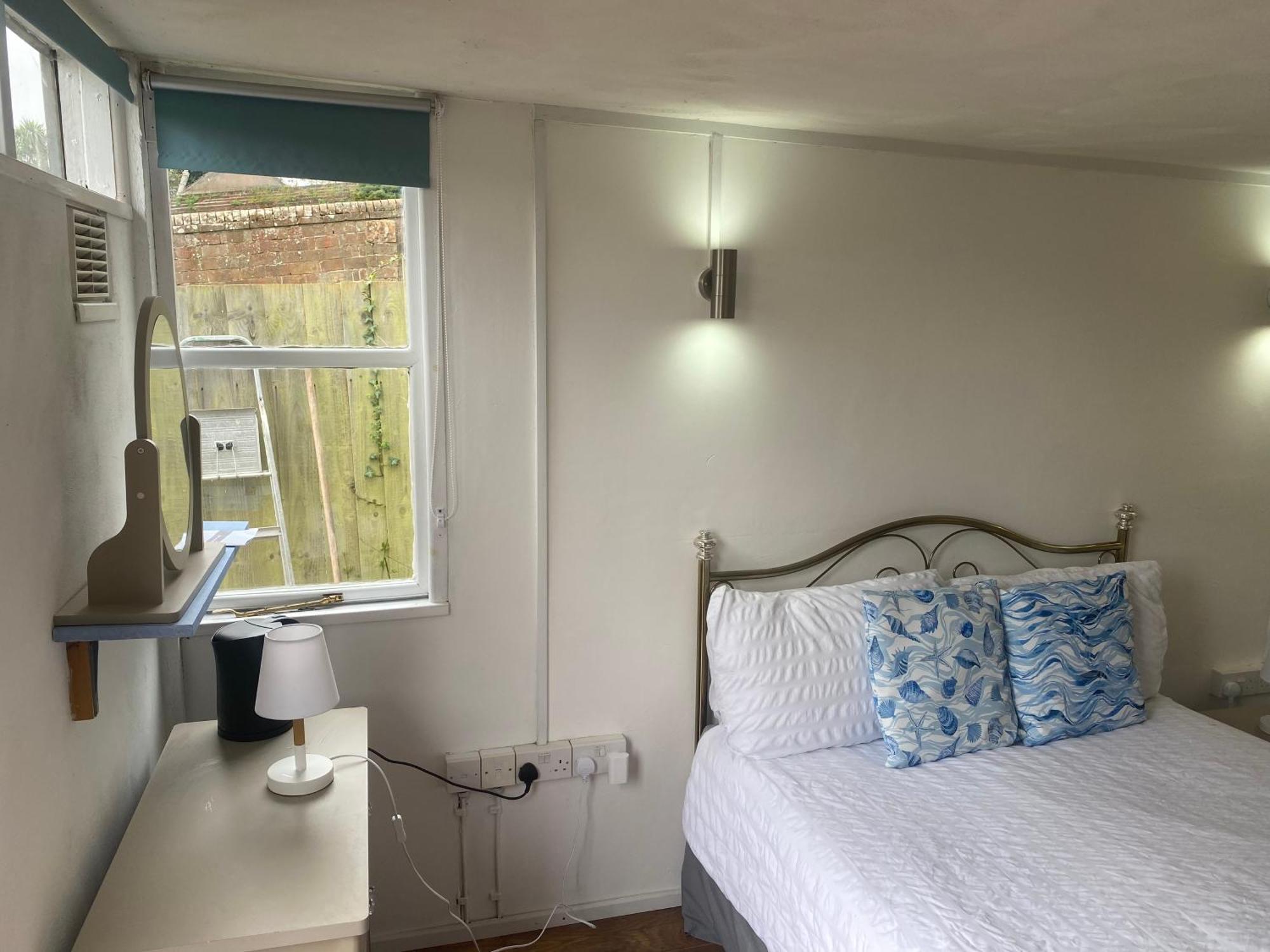 Bridport Garden Suite Екстериор снимка