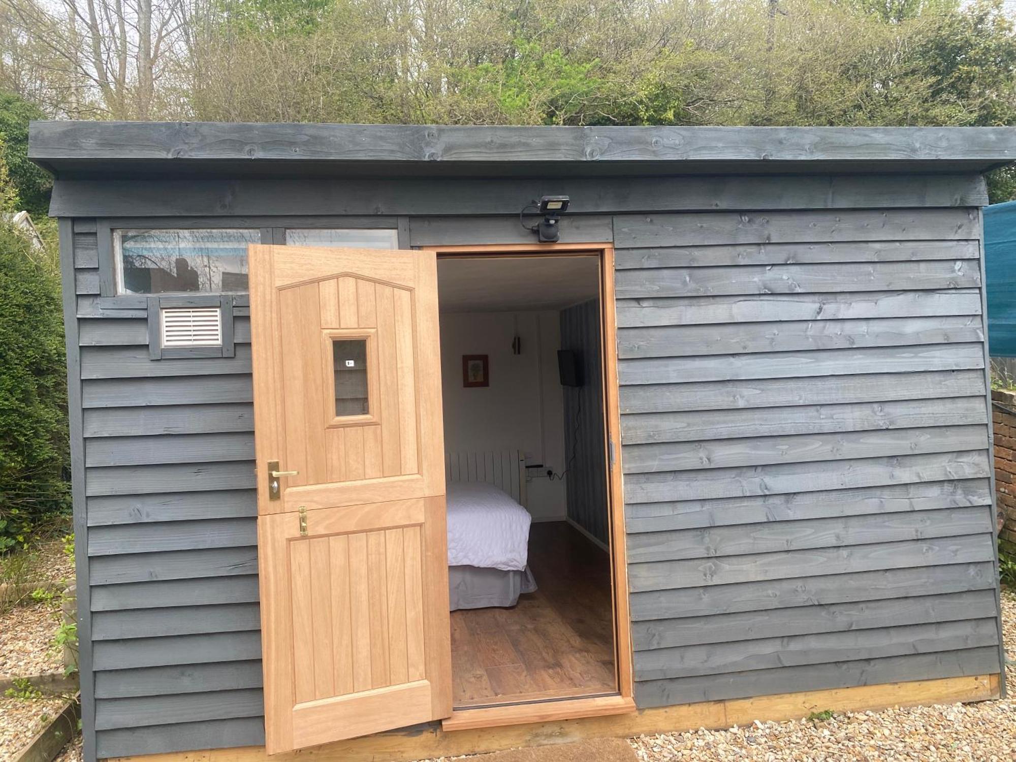 Bridport Garden Suite Екстериор снимка