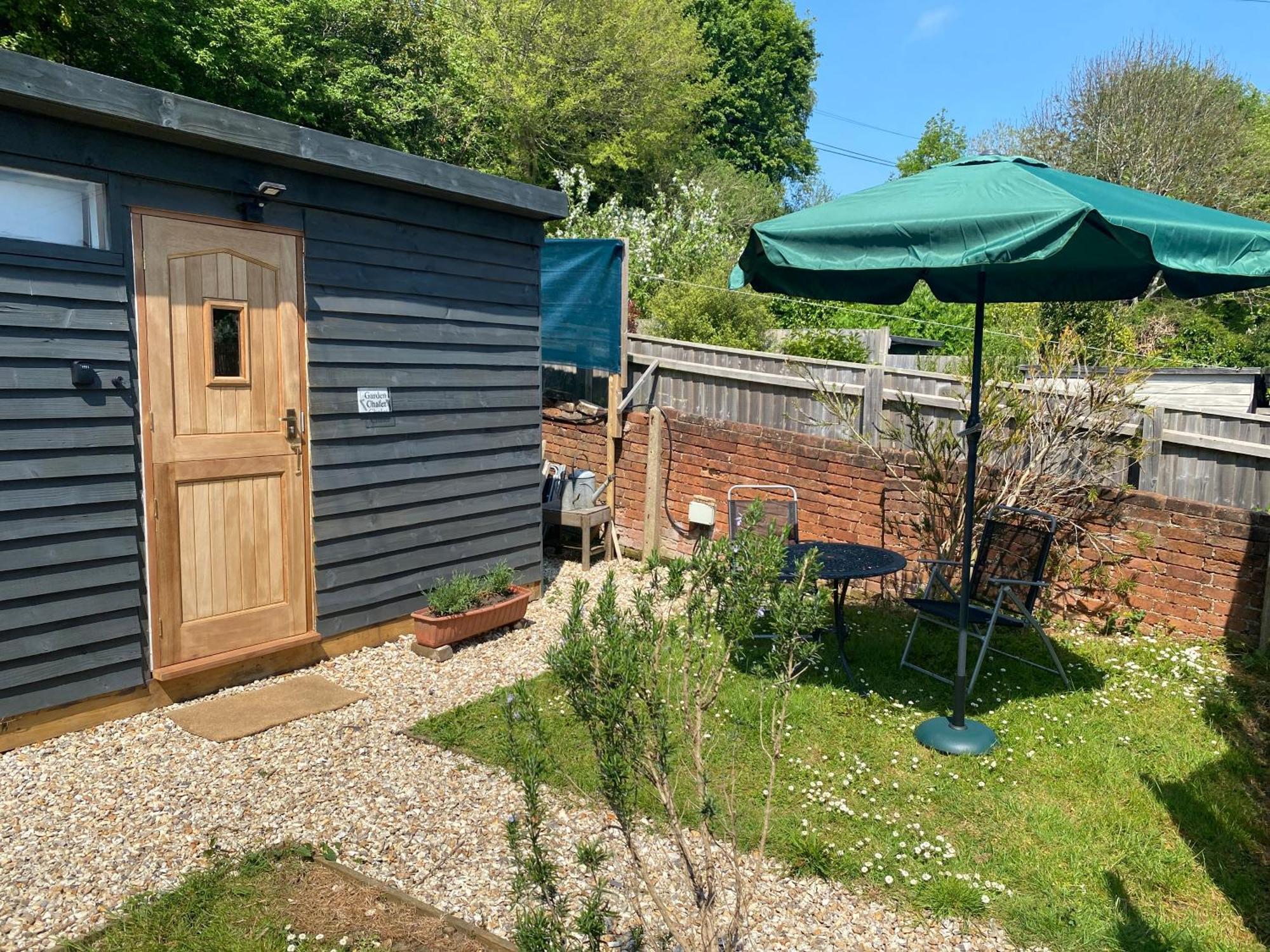 Bridport Garden Suite Екстериор снимка